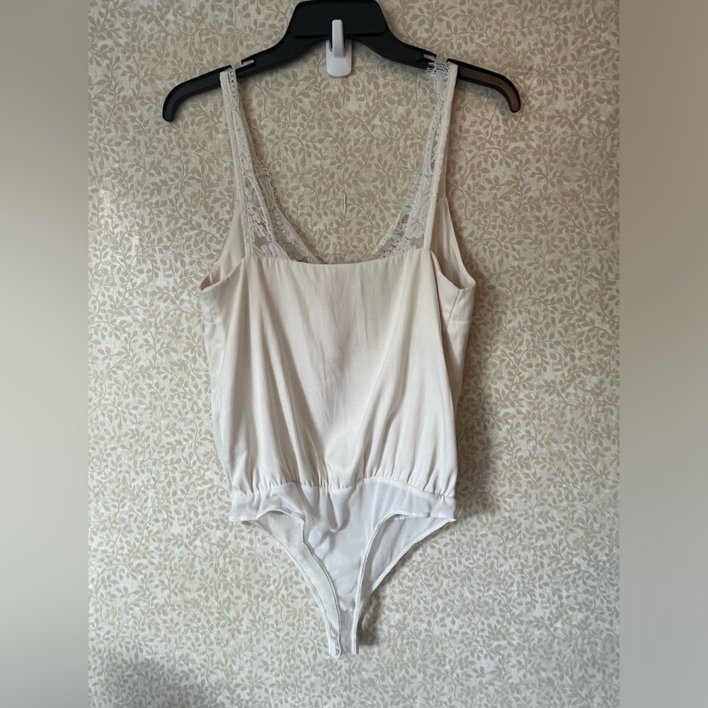 VICI small lace bodysuit - Picture 6 of 9